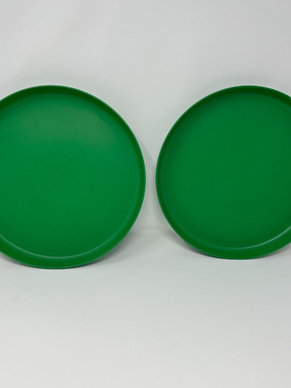 2 Pillowfort Target Plastic Green Dinner Plates Round Kids 9.5"